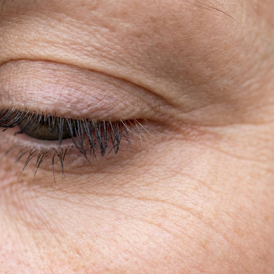 Les cils des coins restent nus